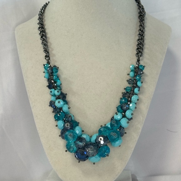 Simply Vera | Vera Wang Crystal Bead Cluster Necklace - Picture 3 of 5